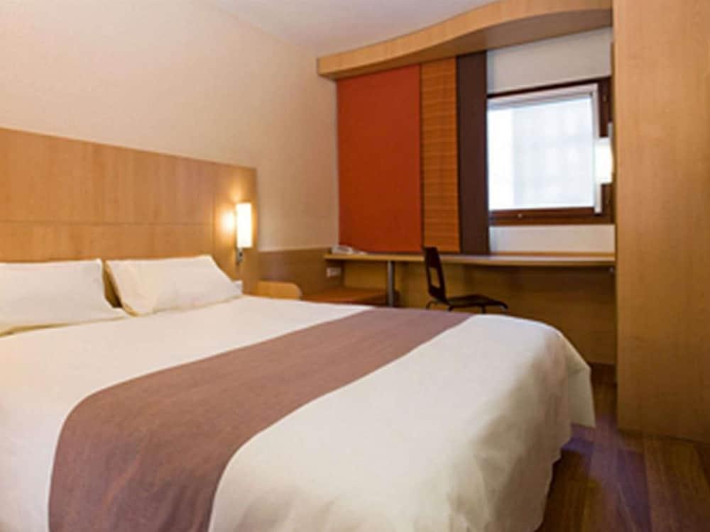 Ibis Gading Серпонг Екстериор снимка