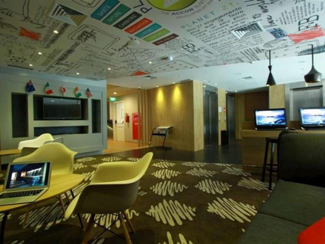 Ibis Gading Серпонг Екстериор снимка