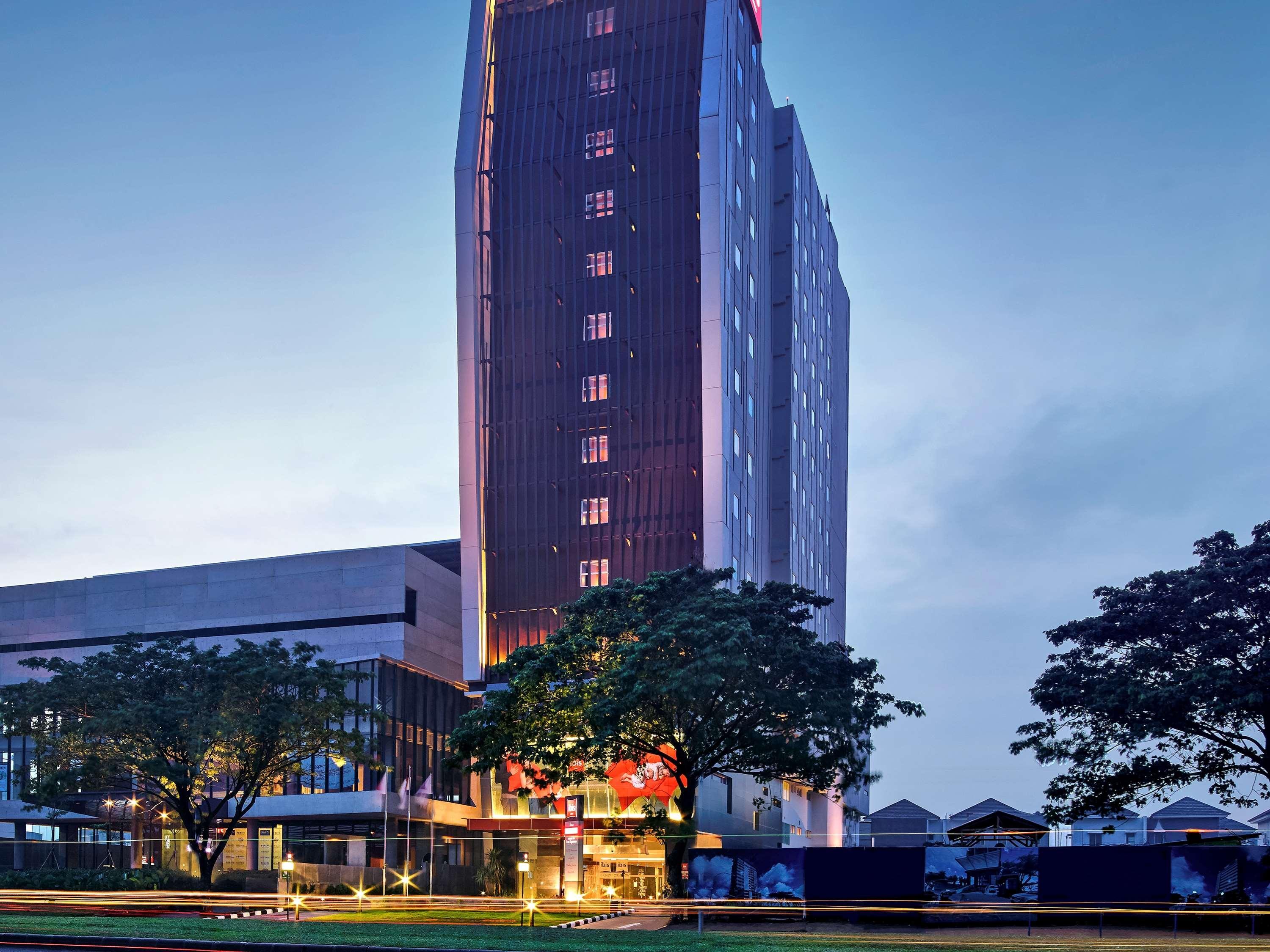 Ibis Gading Серпонг Екстериор снимка