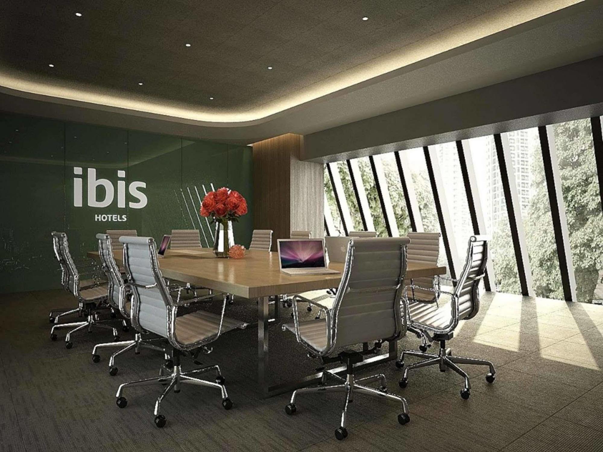 Ibis Gading Серпонг Екстериор снимка