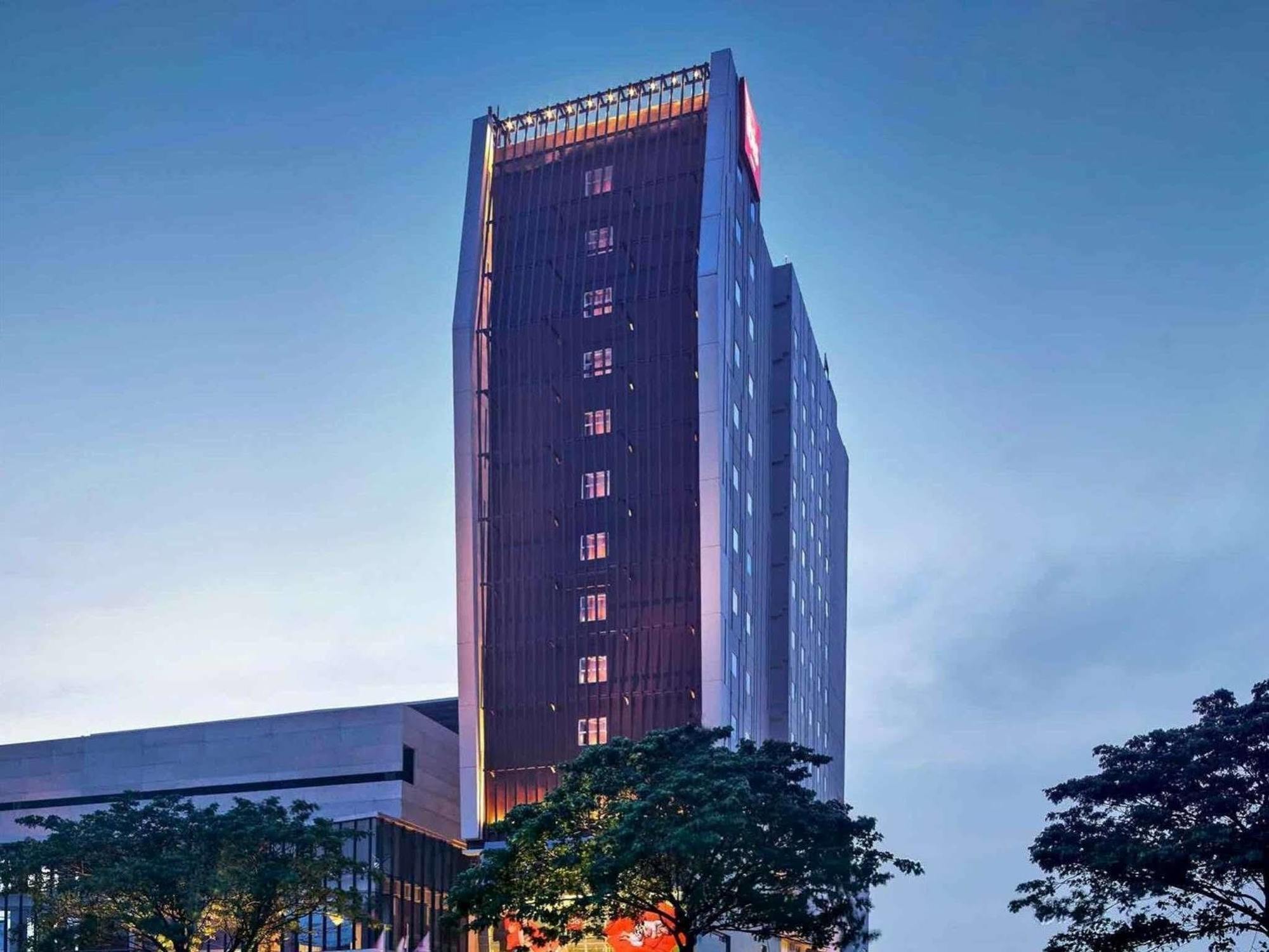 Ibis Gading Серпонг Екстериор снимка