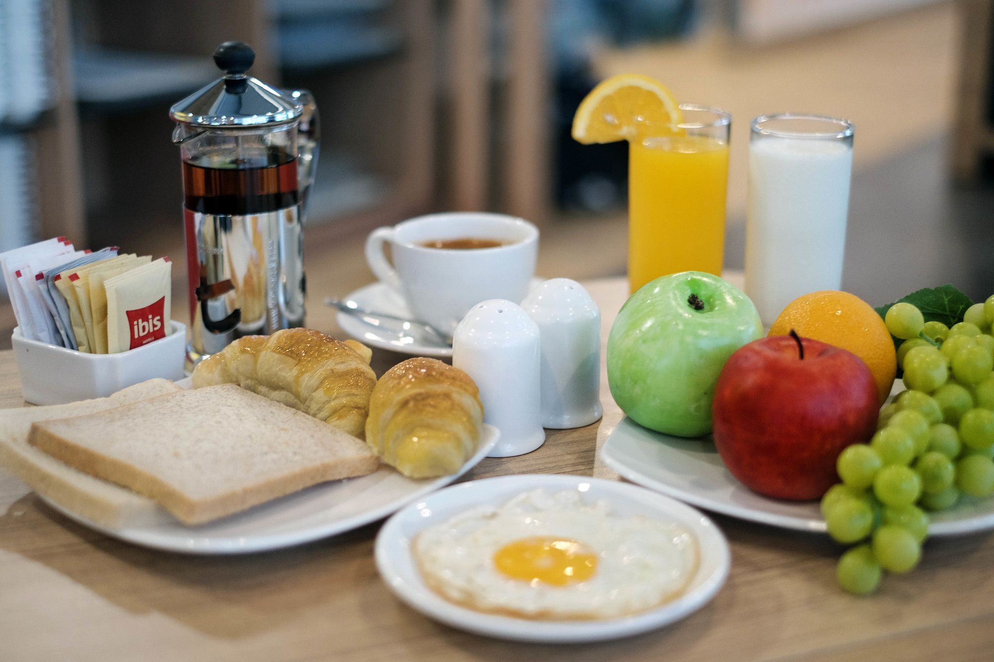 Ibis Gading Серпонг Екстериор снимка